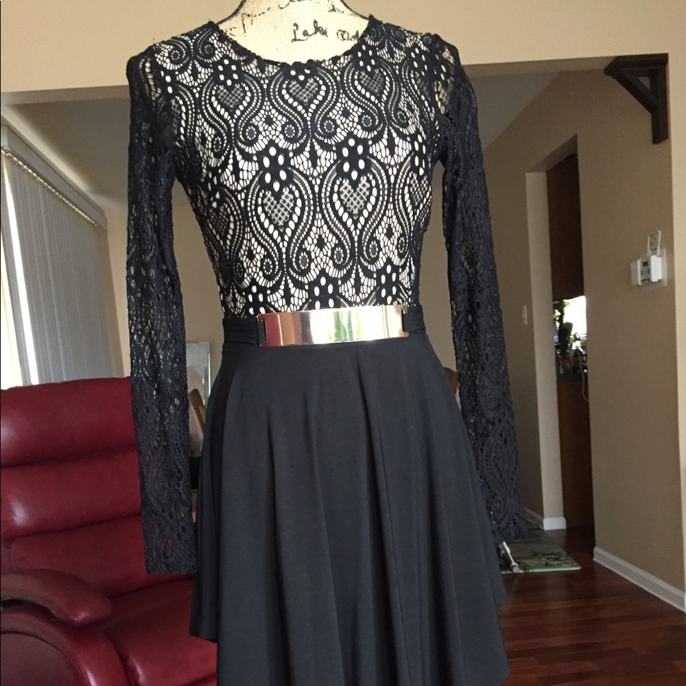 Black long sleeve windsor dress